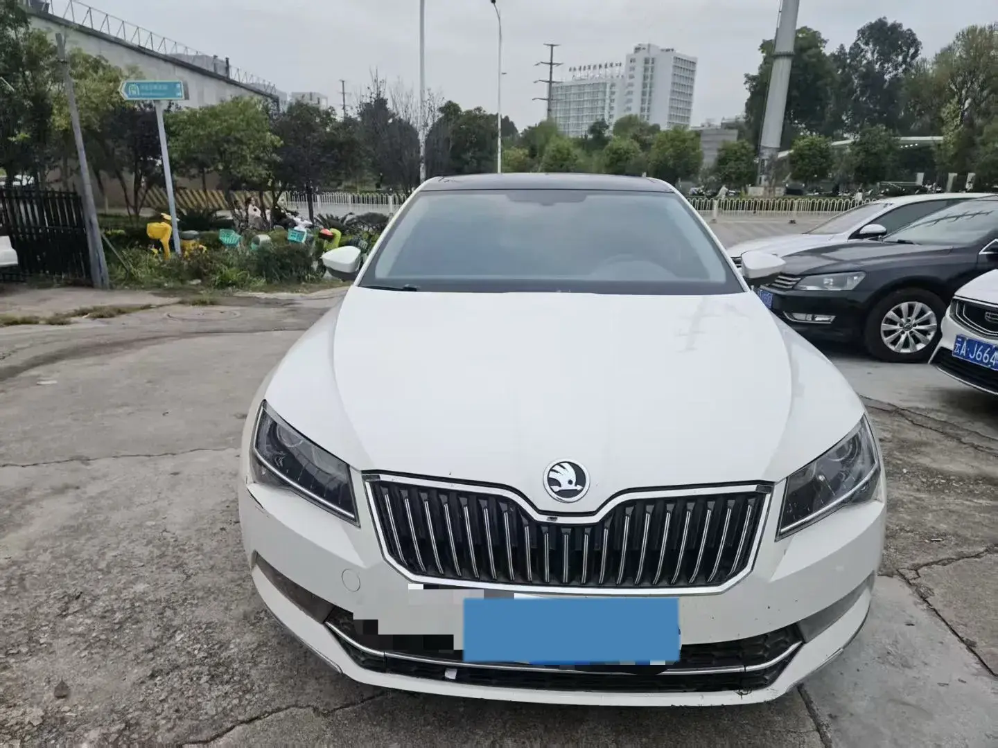 2018 SKODA SUPERB thumbnail 2