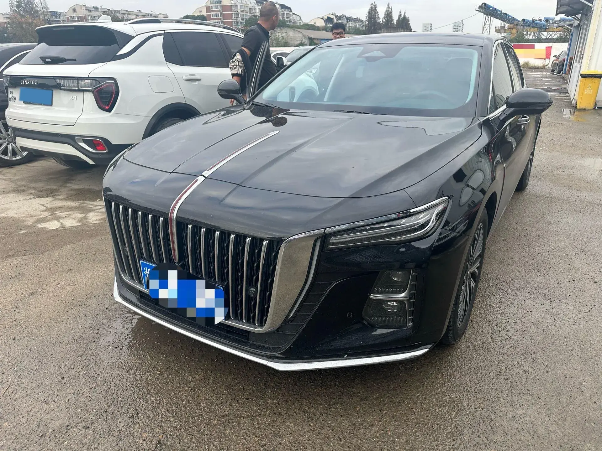 2023 HONGQI H5 view 1
