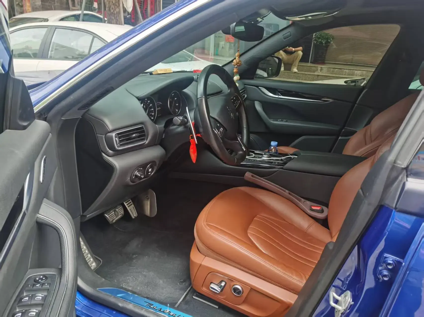 2022 MASERATI LEVANTE thumbnail 2