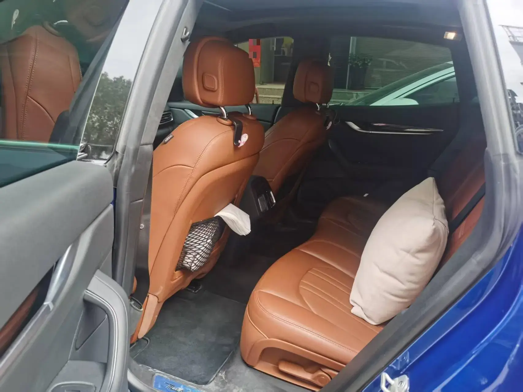 2022 MASERATI LEVANTE thumbnail 3