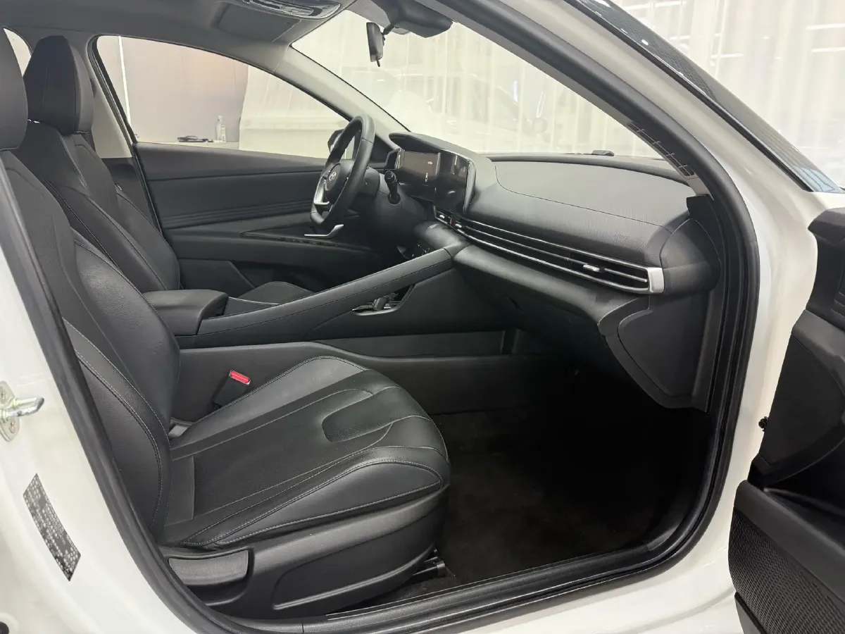 2021 Hyundai Elantra 1.5L 115HP L4 CVT,autocango,china used car exporter,china ev exporter,chinese used car exporter,chinese used ev exporter