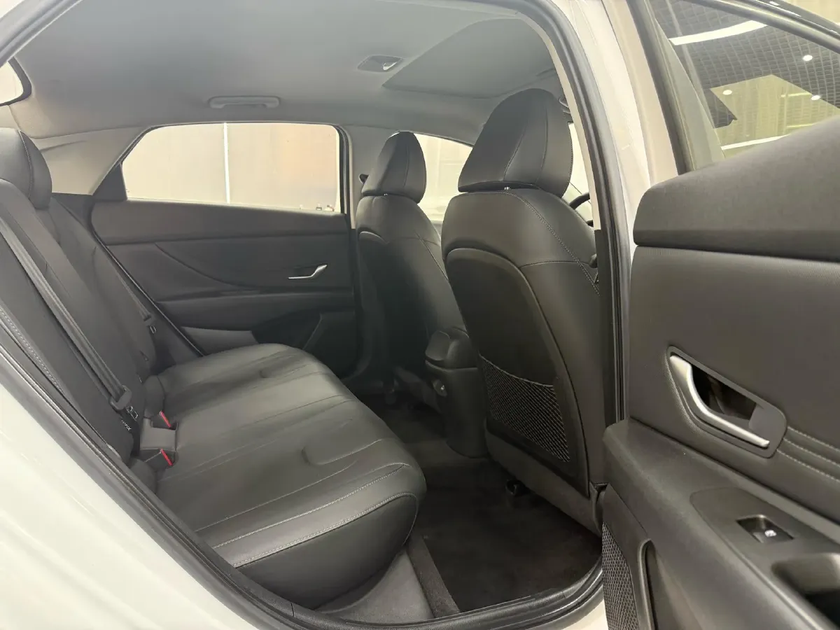 2021 Hyundai Elantra 1.5L 115HP L4 CVT,autocango,china used car exporter,china ev exporter,chinese used car exporter,chinese used ev exporter