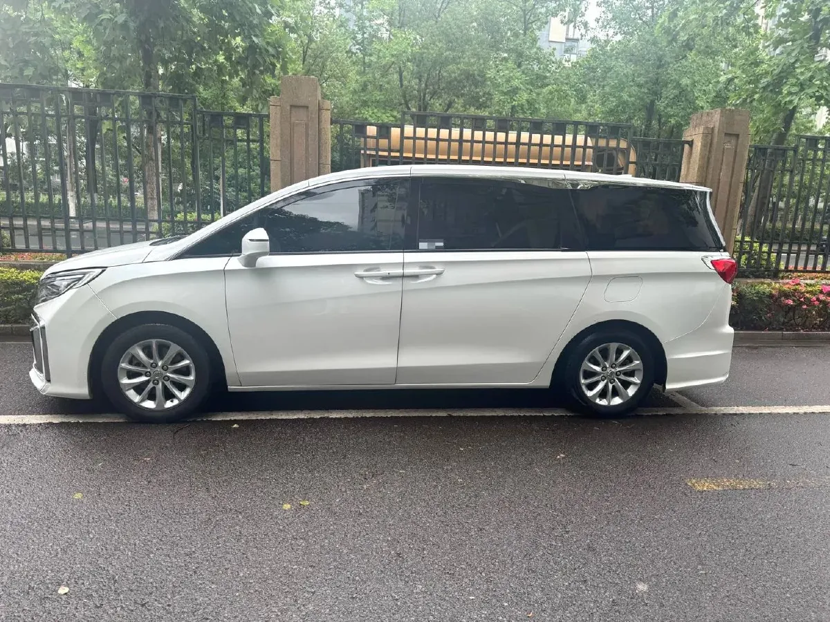 2018 Buick GL8 2.0T 260HP L4 6AT,autocango,china used car exporter,china ev exporter,chinese used car exporter,chinese used ev exporter