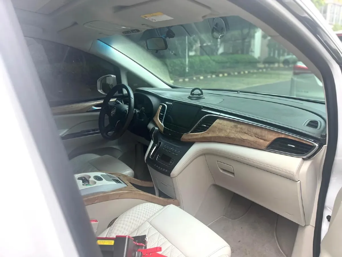 2018 Buick GL8 2.0T 260HP L4 6AT,autocango,china used car exporter,china ev exporter,chinese used car exporter,chinese used ev exporter