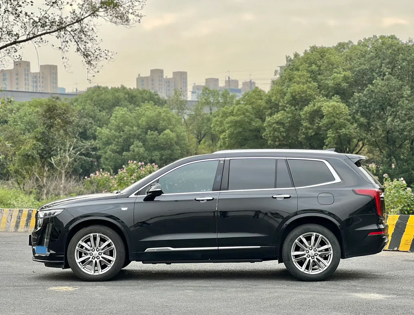 2022 CADILLAC XT6 thumbnail 3