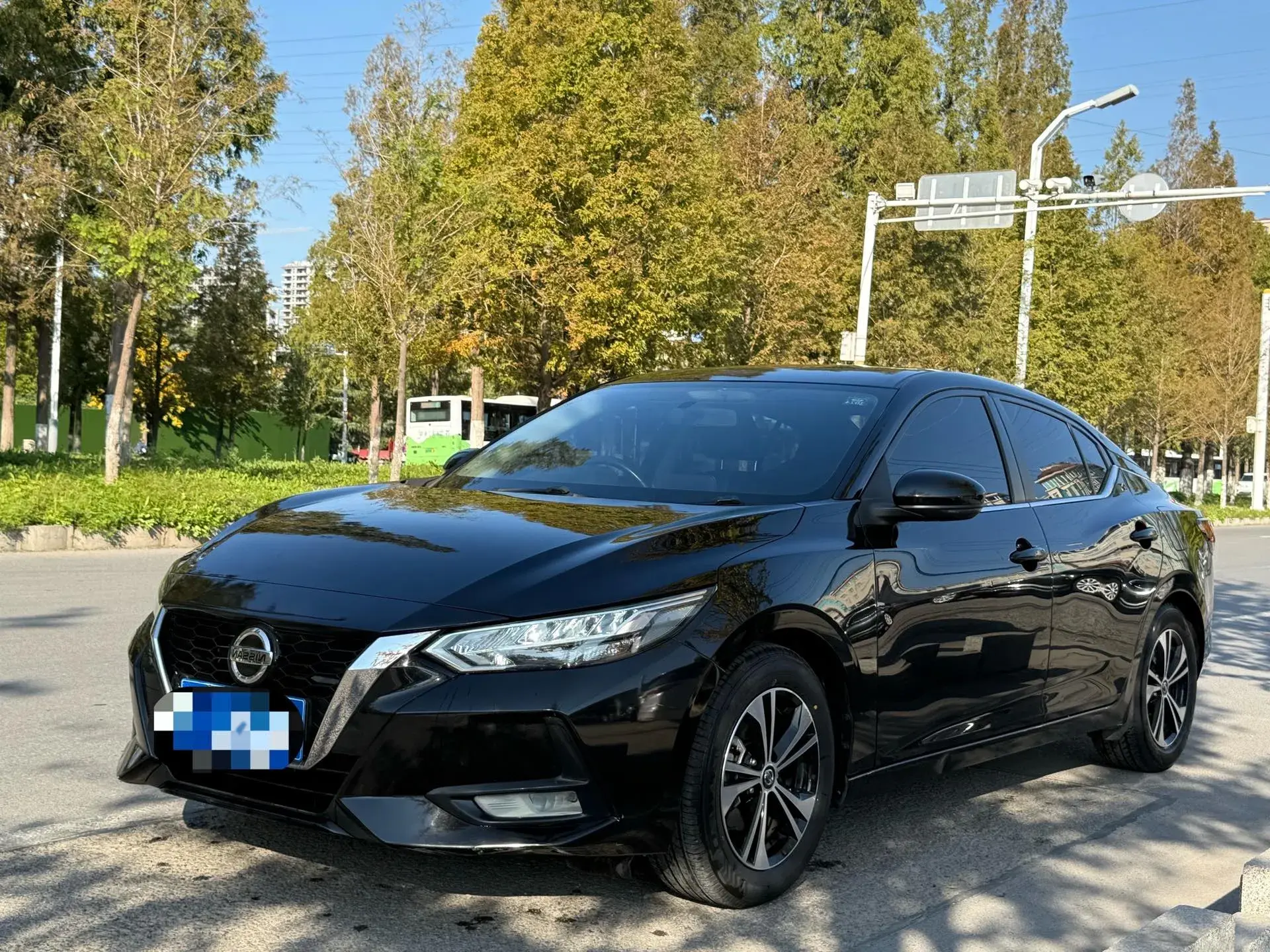 2020 NISSAN SYLPHY view 1