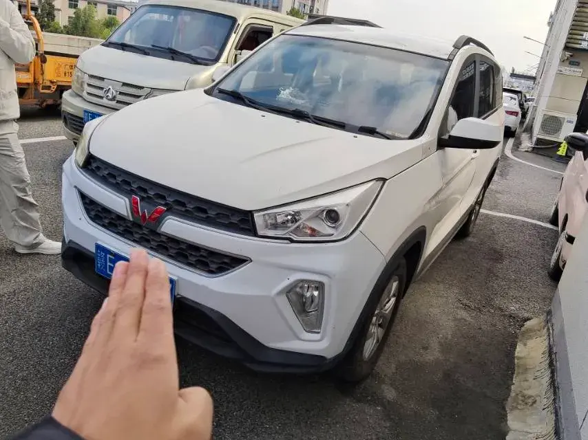 2018 WULING HONGGUANG view 1