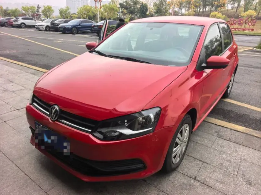 2016 VOLKSWAGEN POLO view 1