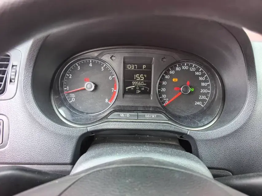 2016 VOLKSWAGEN POLO thumbnail 4