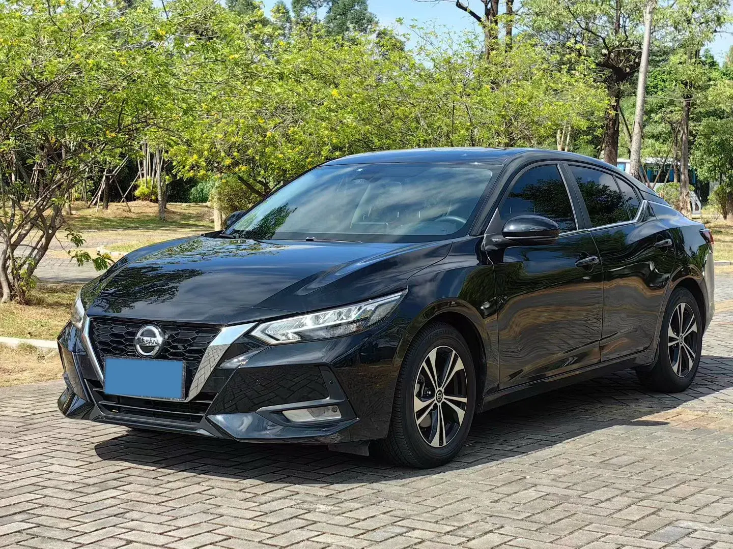2021 NISSAN SYLPHY view 1