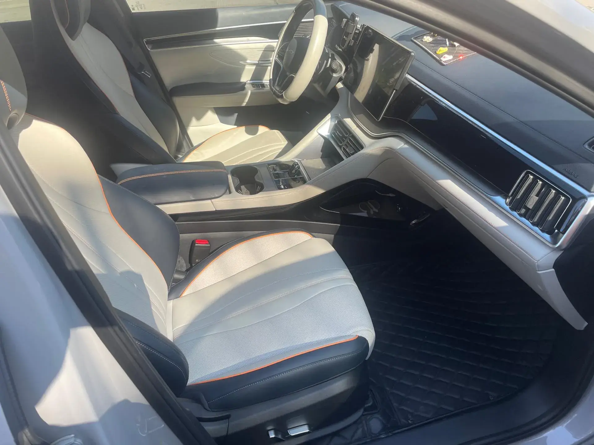 2024 BYD SONG thumbnail 4