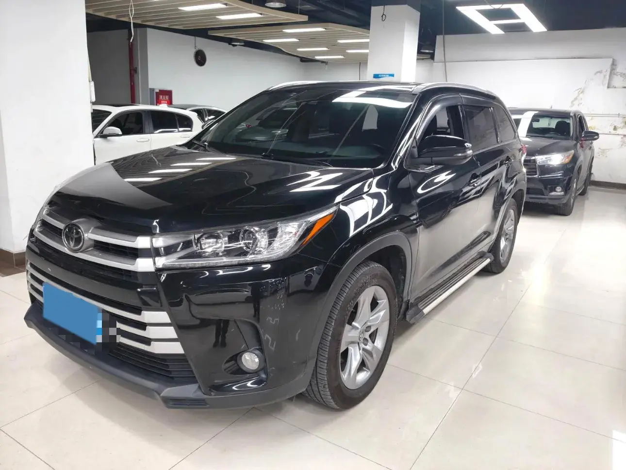 2018 TOYOTA HIGHLANDER view 1