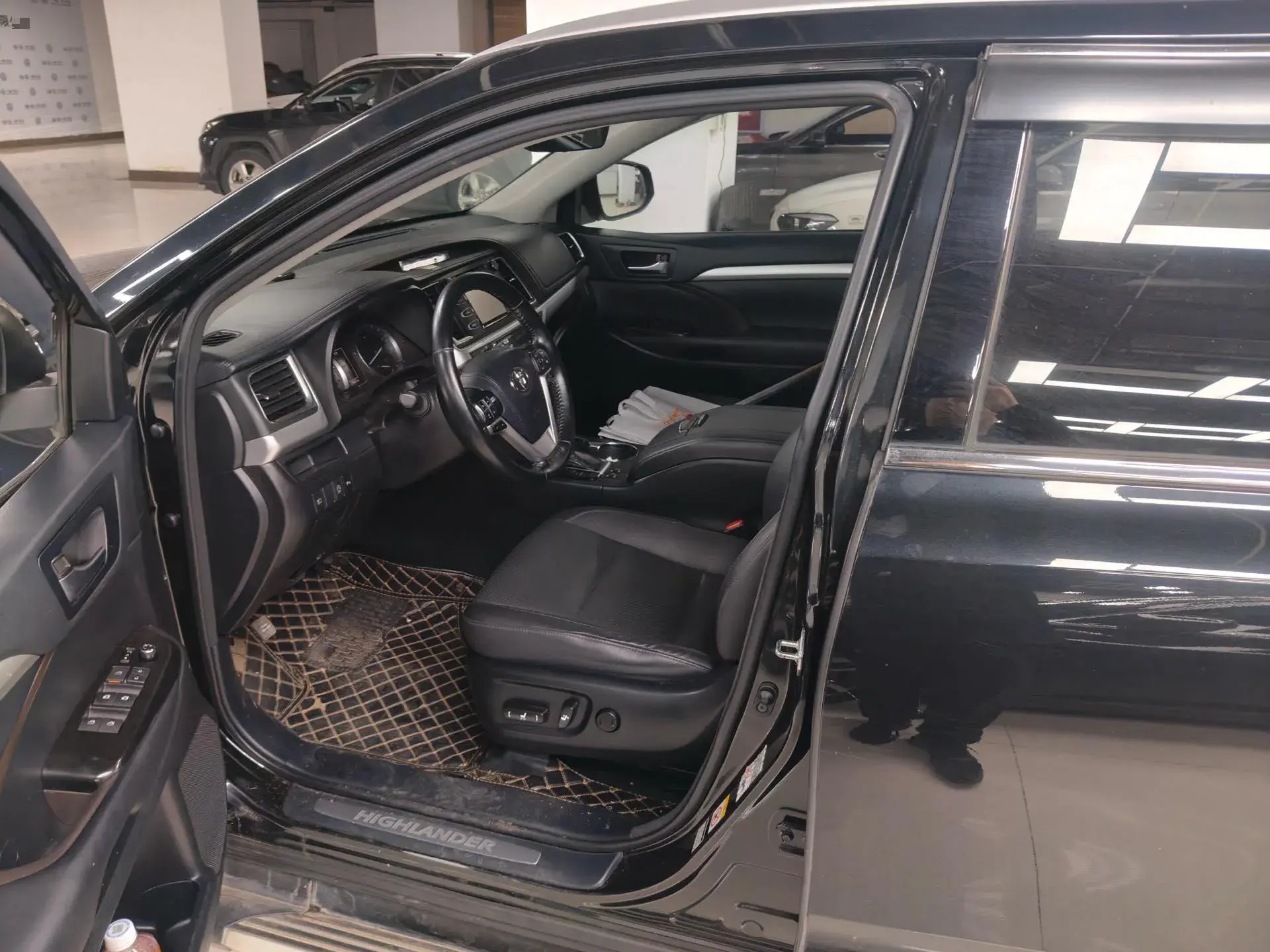 2018 TOYOTA HIGHLANDER thumbnail 2