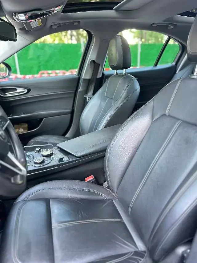 2017 ALFA ROMEO thumbnail 3