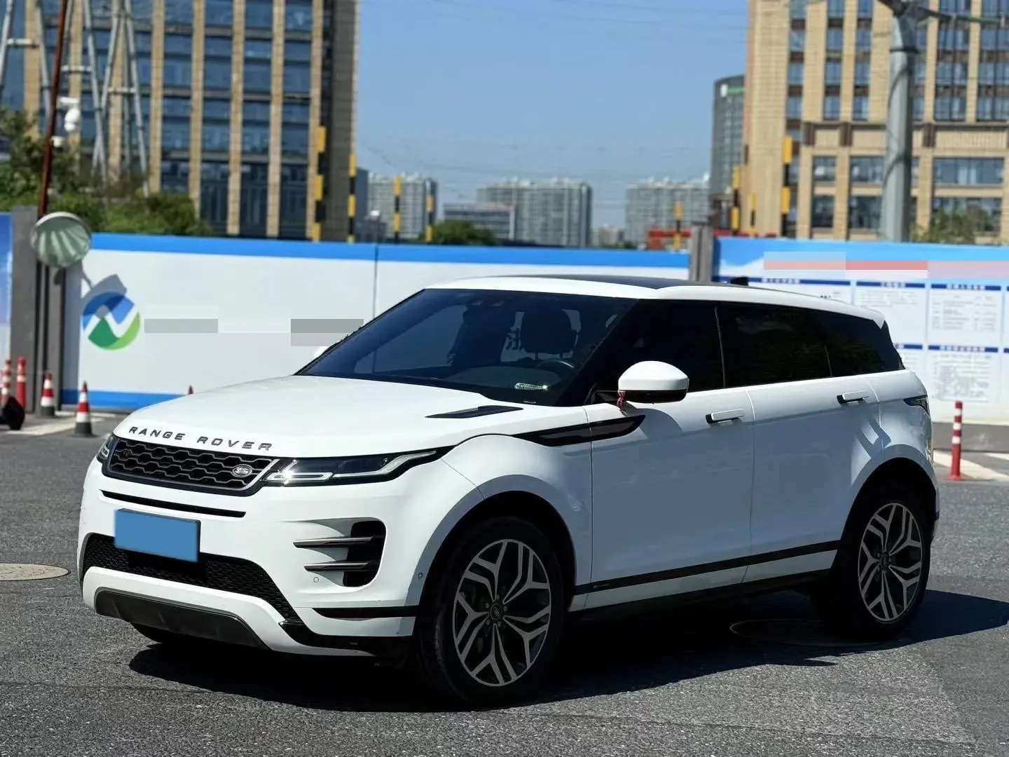 2021 LAND ROVER view 1