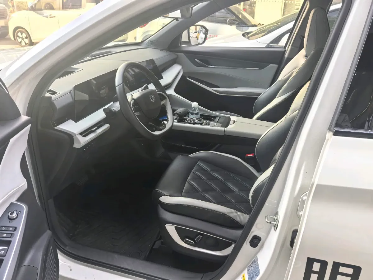 2023 ChangAn CS75 Plus iDD 1.5T 170HP L4 6TCT PHEV 28.39KWH,autocango,china used car exporter,china ev exporter,chinese used car exporter,chinese used ev exporter