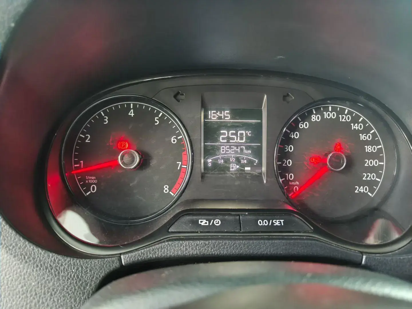 2016 VOLKSWAGEN POLO thumbnail 3