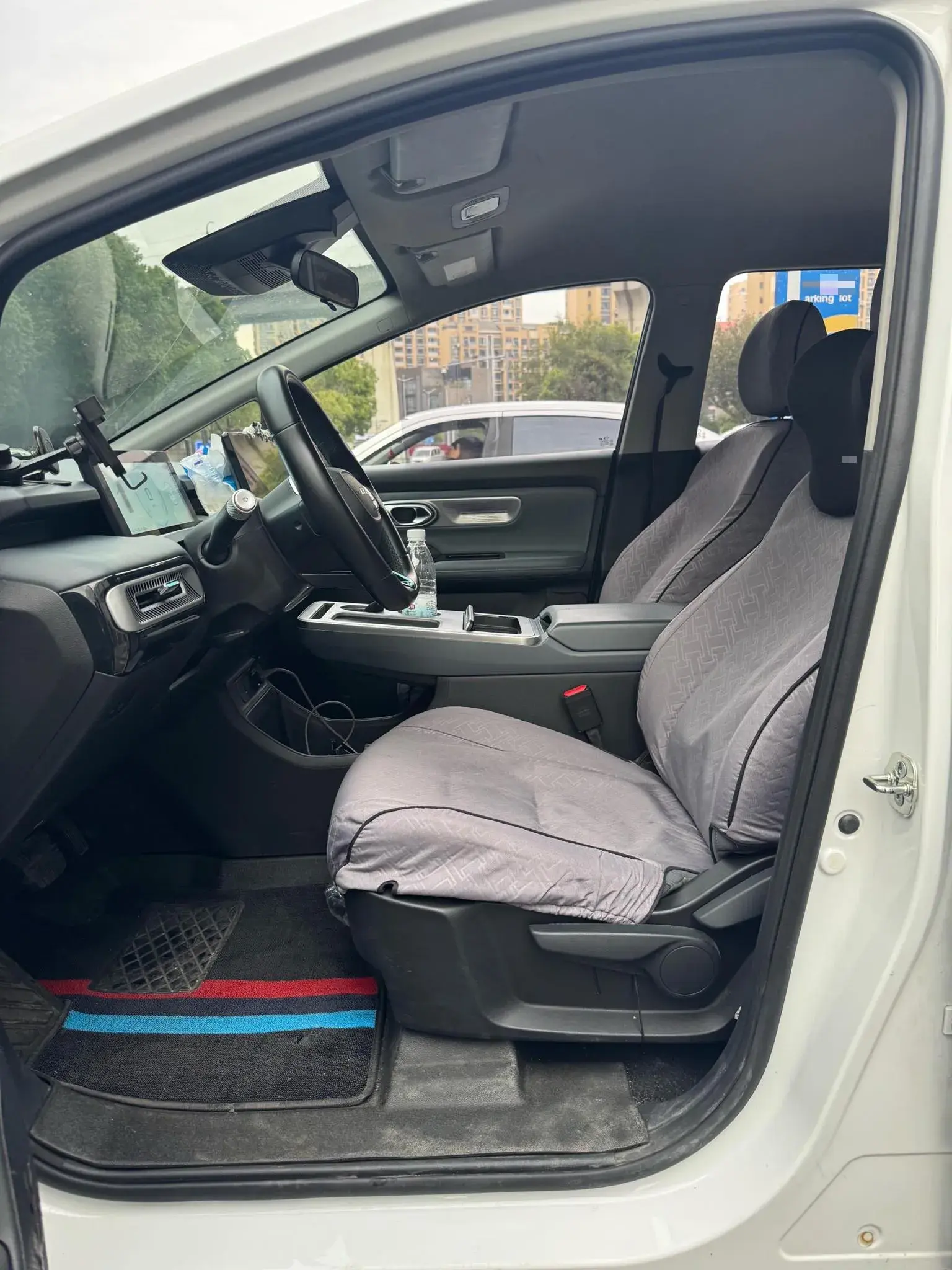 2023 AION Y thumbnail 4