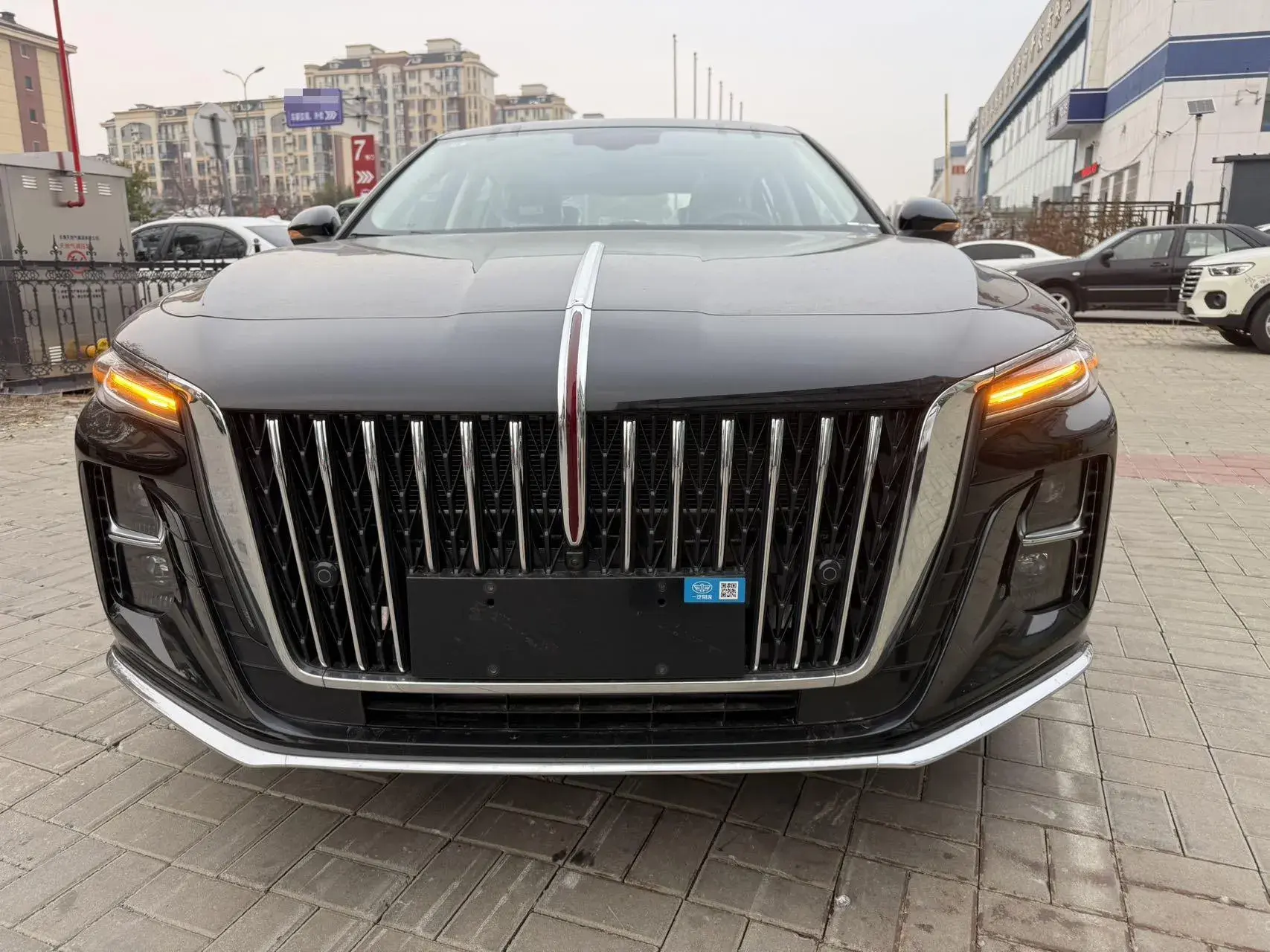 2025 HONGQI H5 thumbnail 2