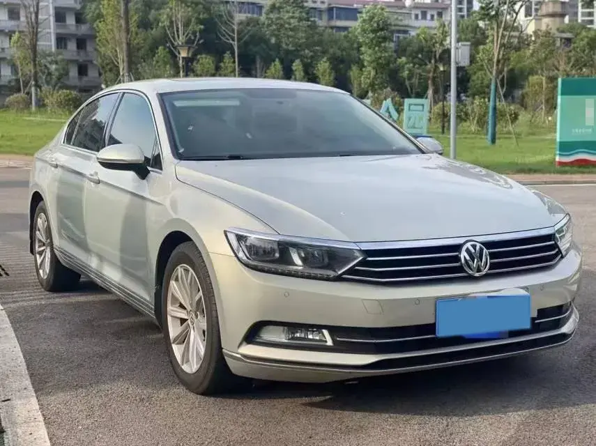 2019 VOLKSWAGEN MAGOTAN thumbnail 3