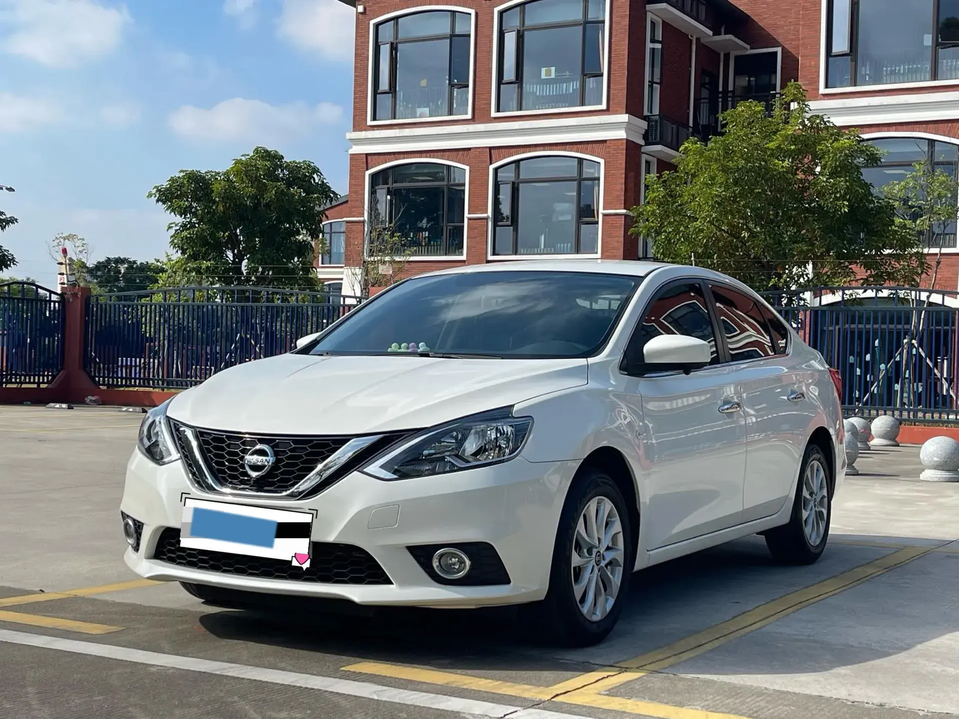 2022 NISSAN SYLPHY view 1