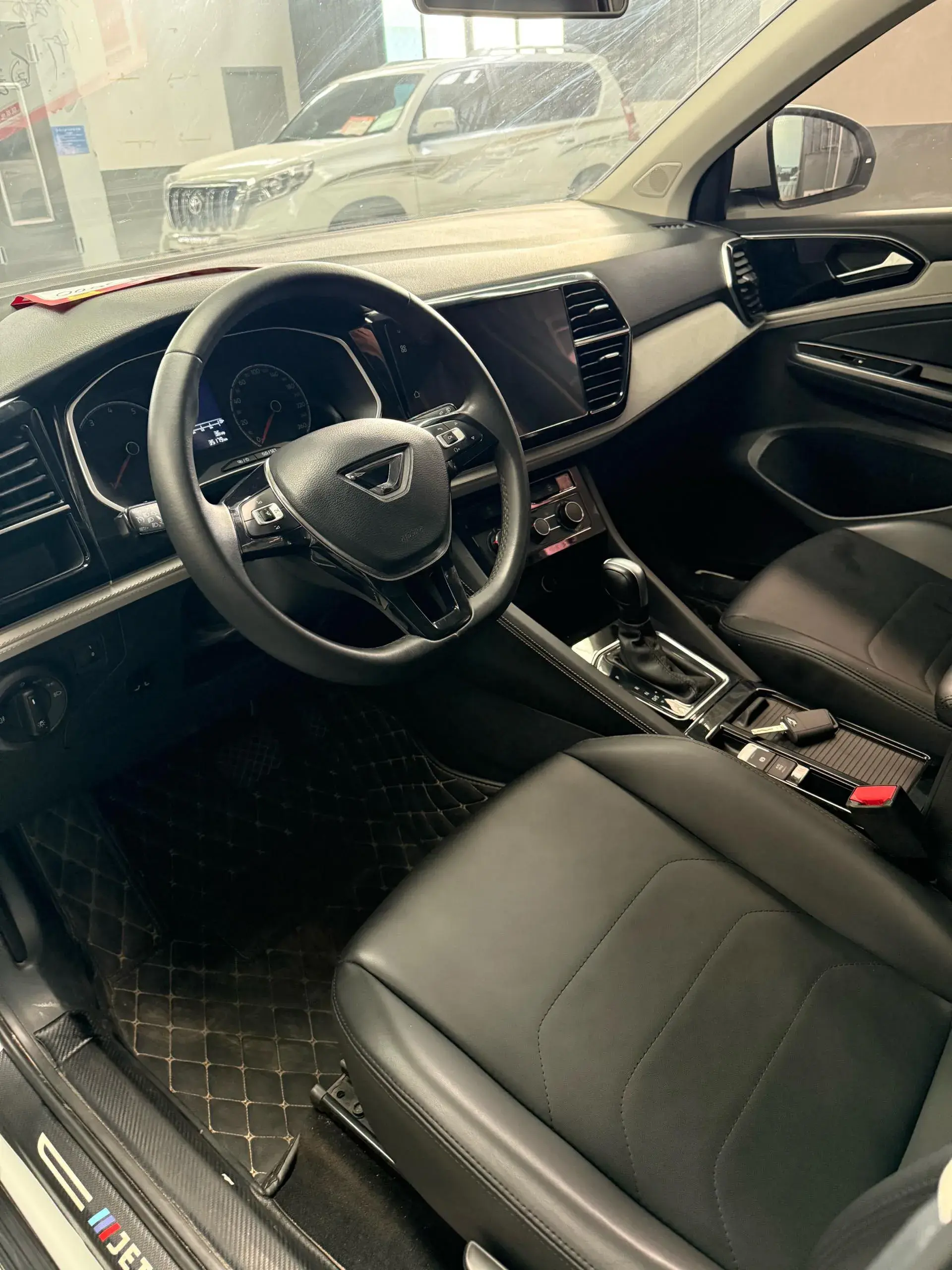 2022 JETTA VS5 thumbnail 4