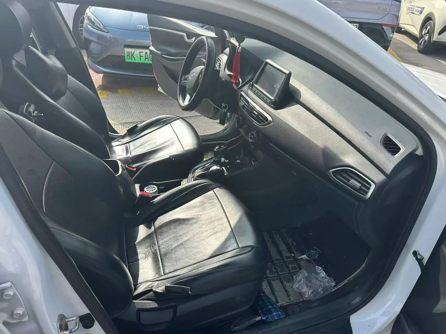 2017 HYUNDAI CELESTA thumbnail 2