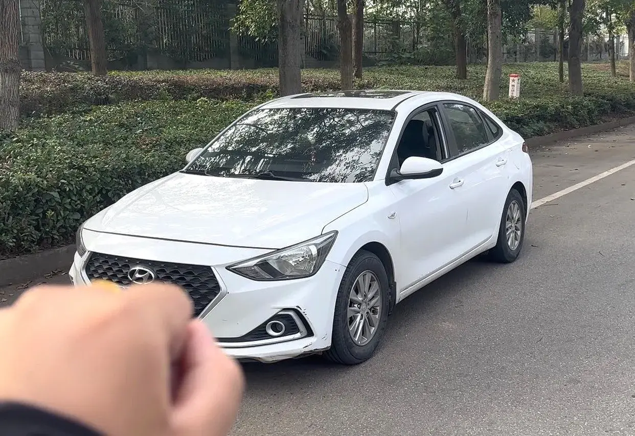 2017 HYUNDAI CELESTA view 1