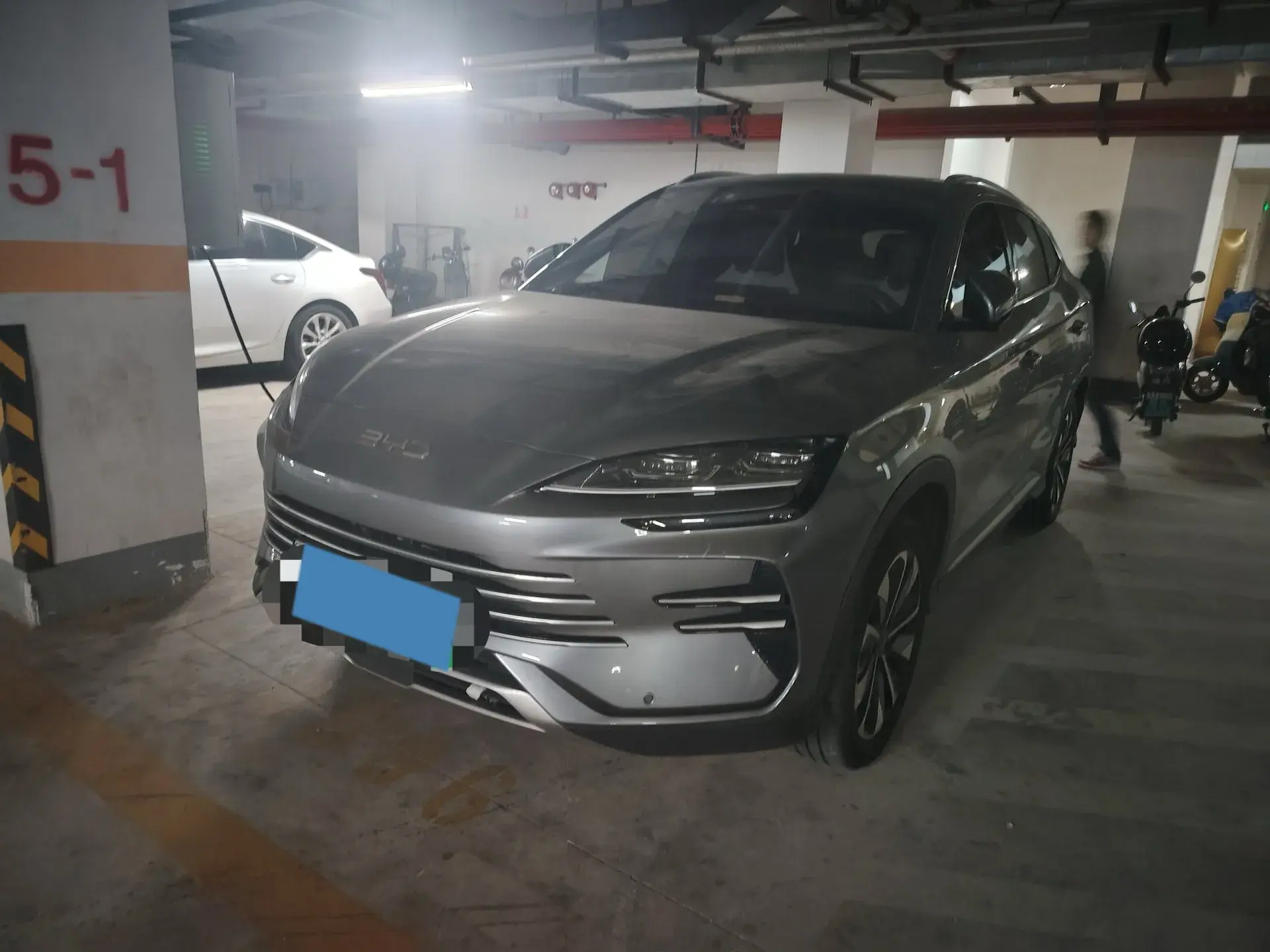 2024 BYD SONG view 1