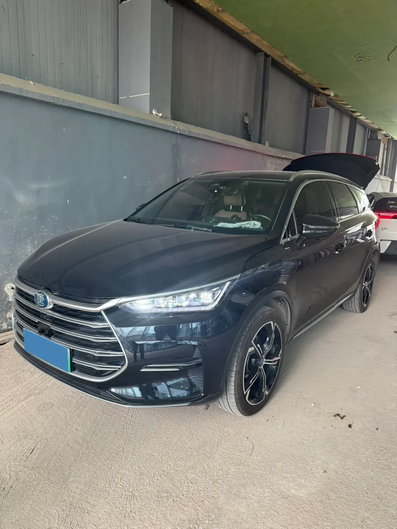 2021 BYD TANG view 1