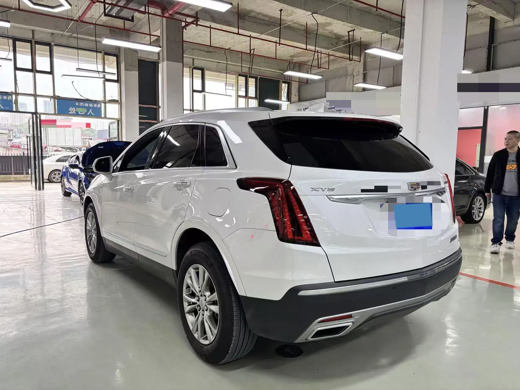 2022 CADILLAC XT5 thumbnail 3
