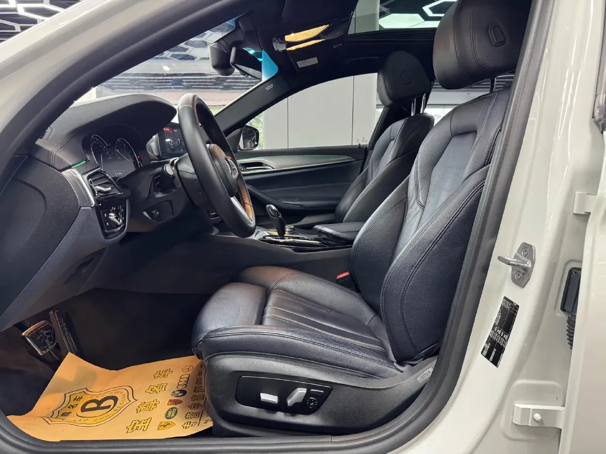 2019 Land Rover Discovery Sport 2.0T 241HP L4 9AT,autocango,china used car exporter,china ev exporter,chinese used car exporter,chinese used ev exporter