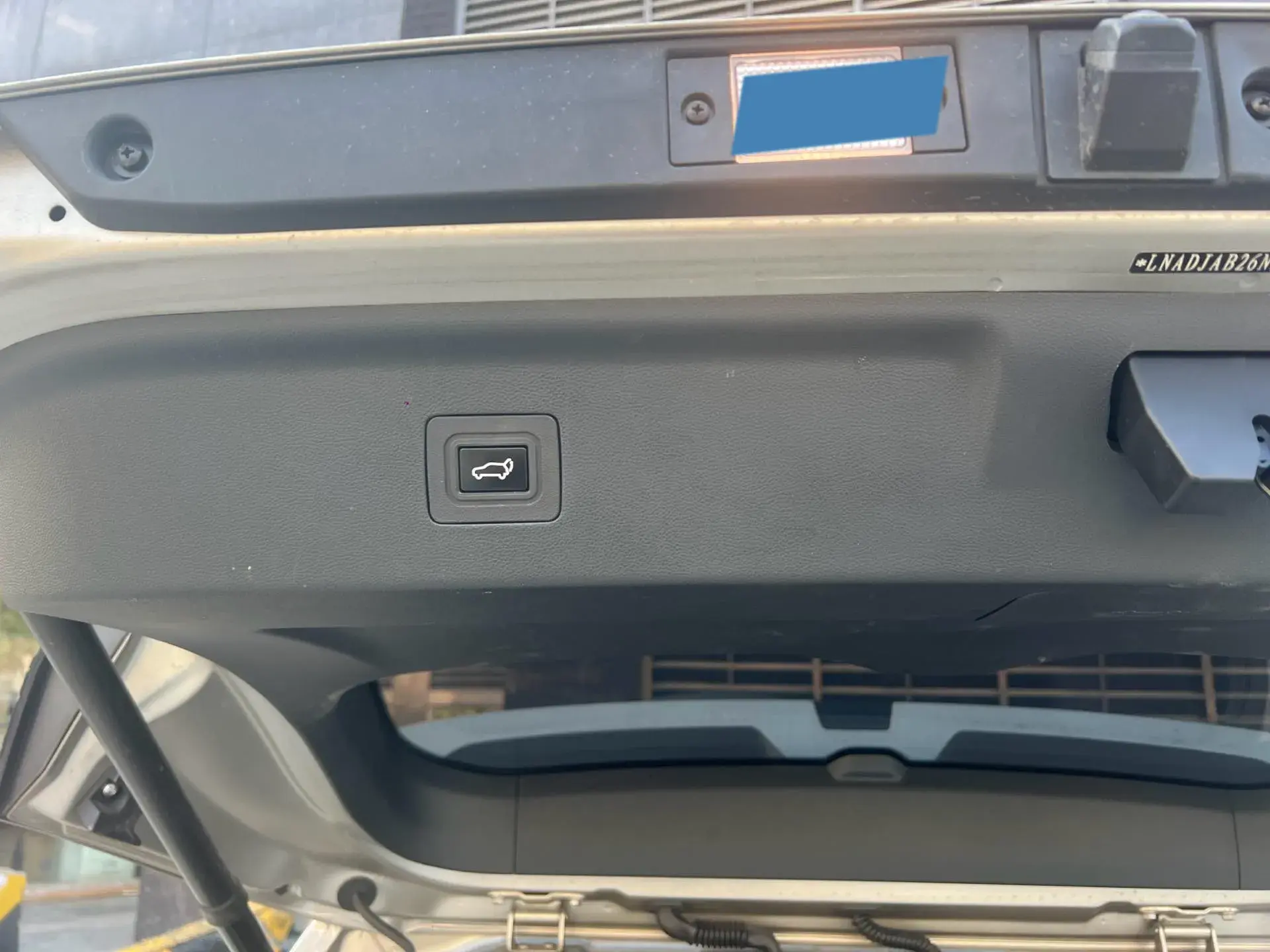 2022 AION Y thumbnail 4