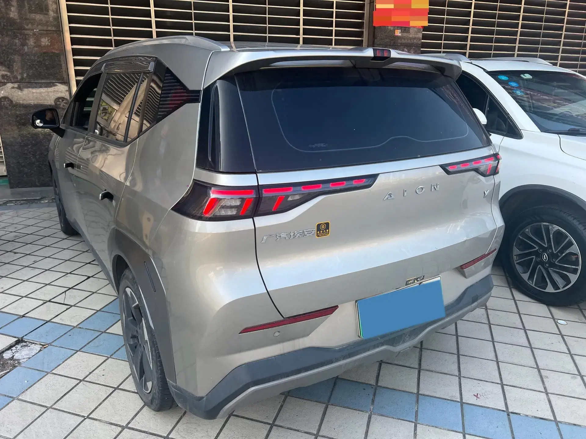 2022 AION Y thumbnail 3