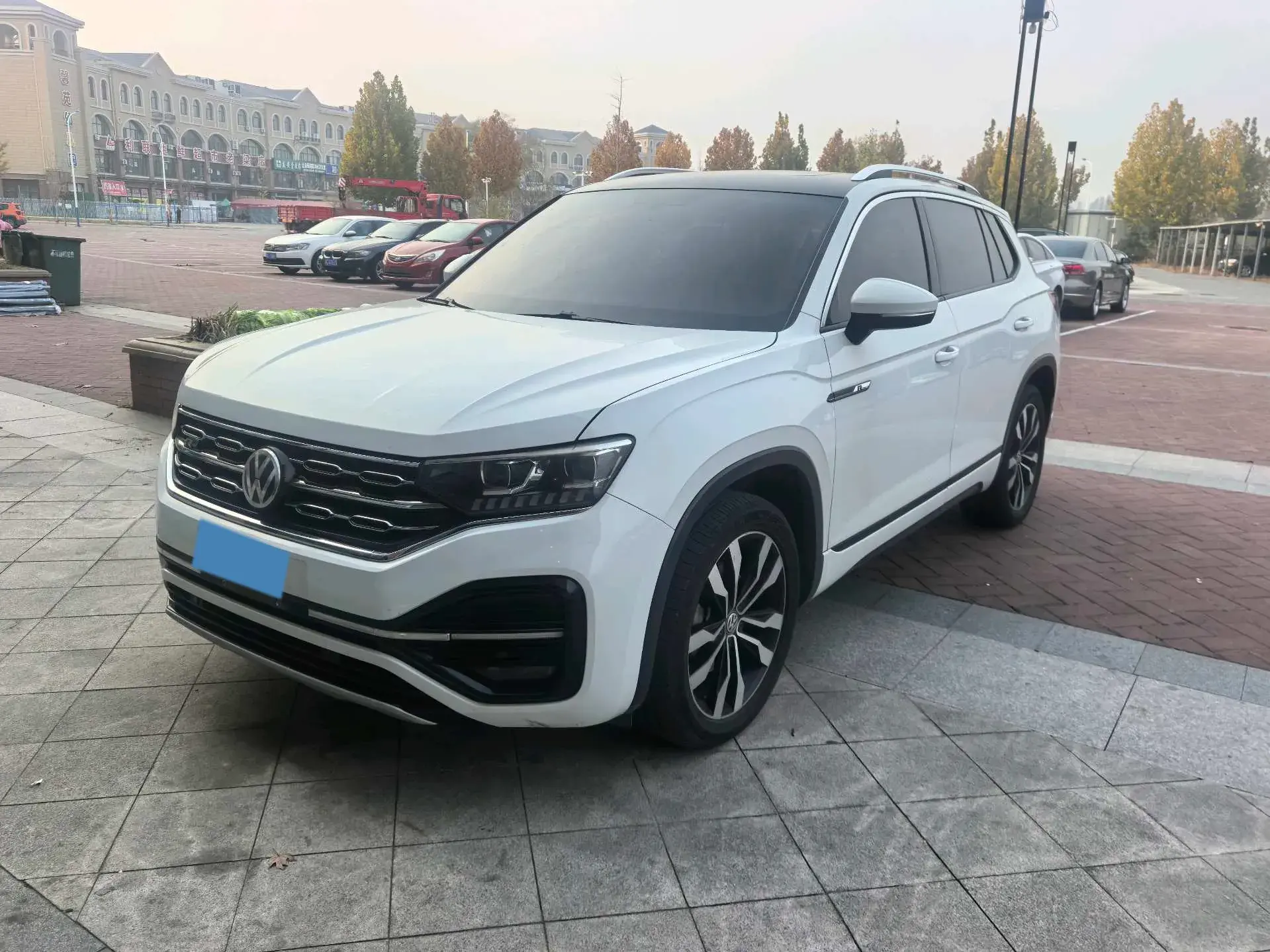2019 VOLKSWAGEN TAYRON view 1