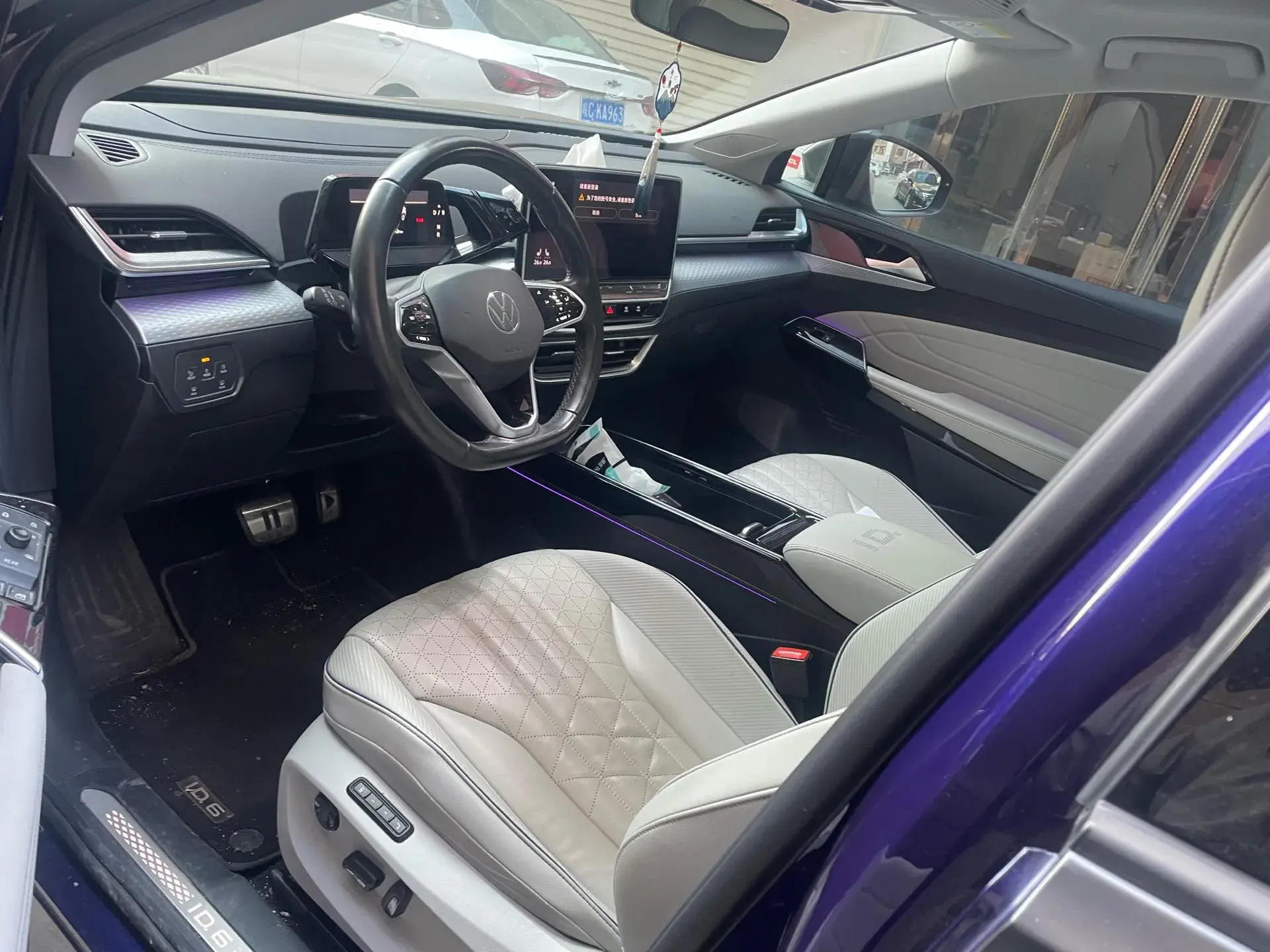 2021 VOLKSWAGEN ID.6 thumbnail 3