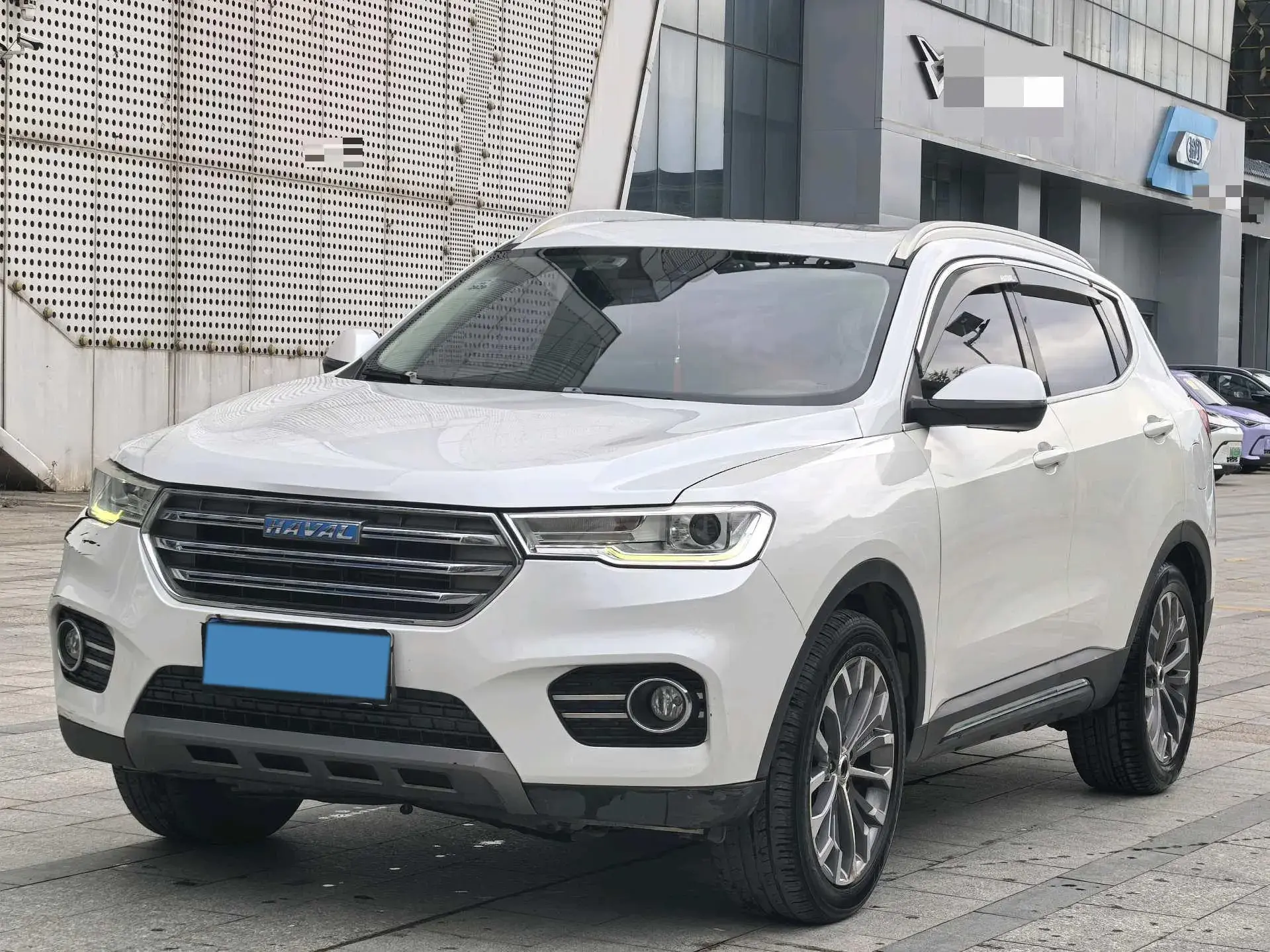2017 HAVAL H6 view 1
