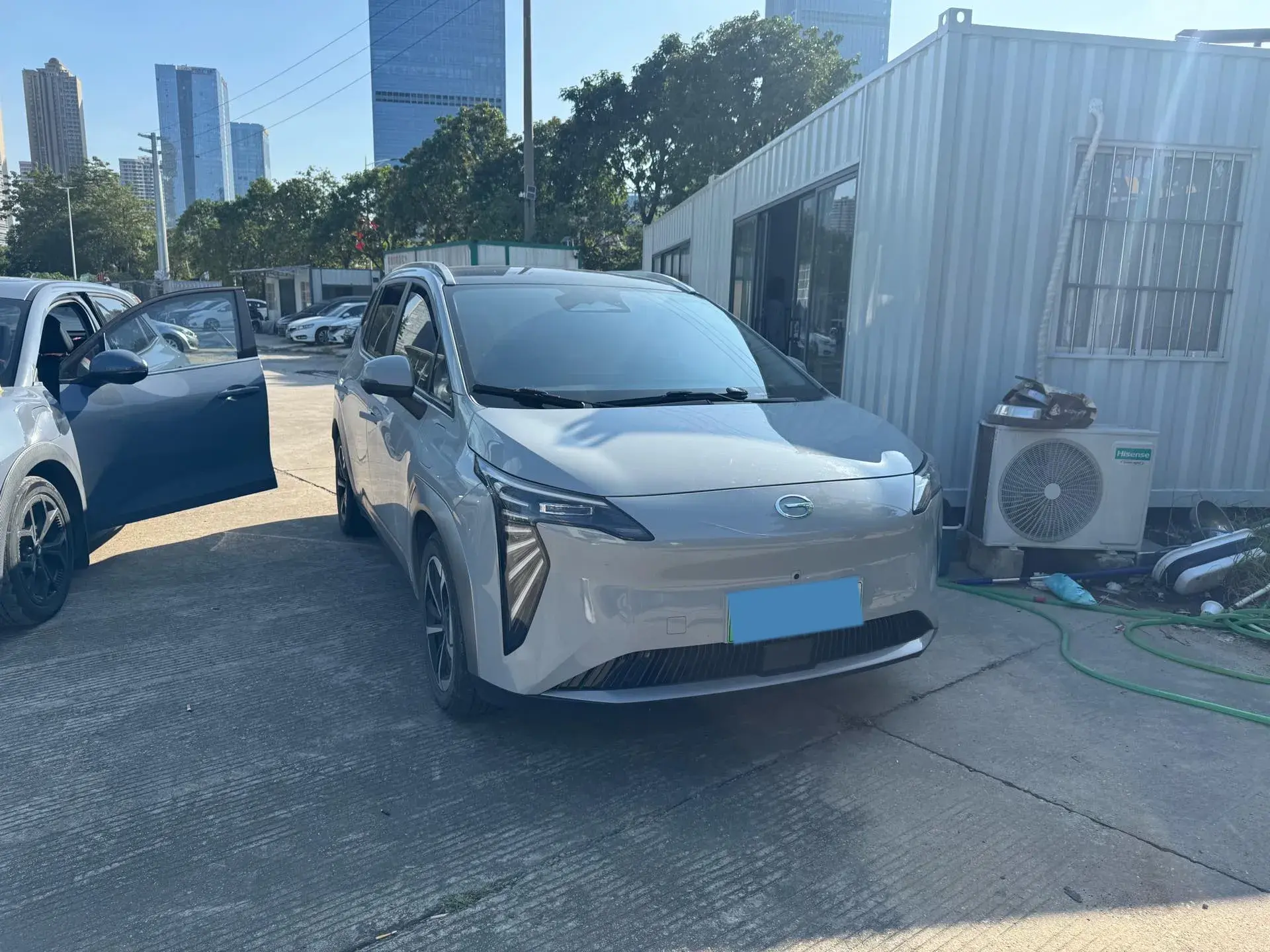 2023 AION Y thumbnail 2