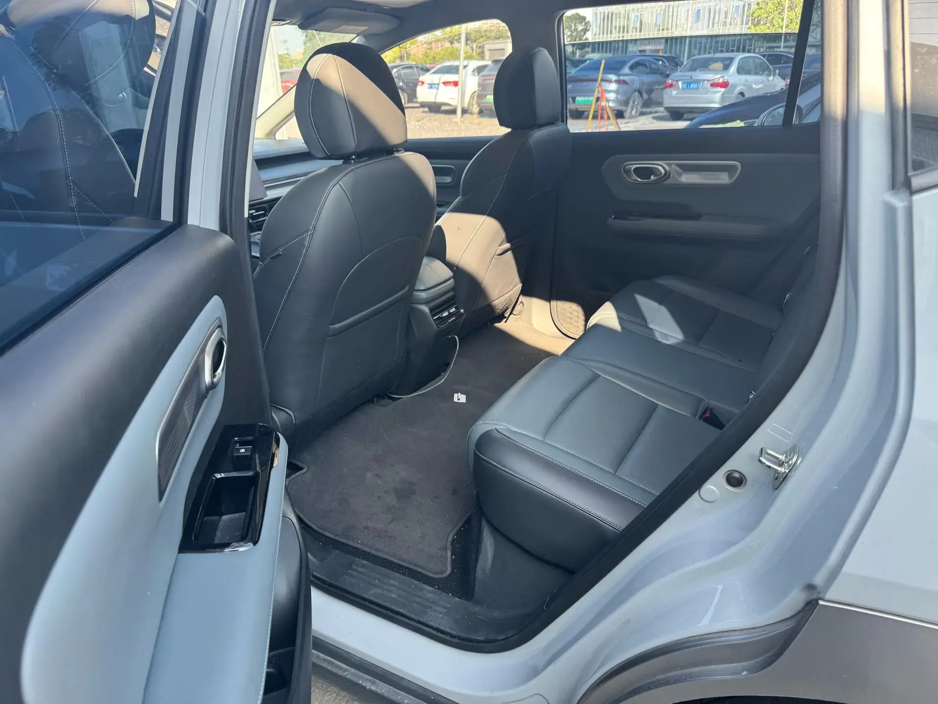 2023 AION Y thumbnail 4