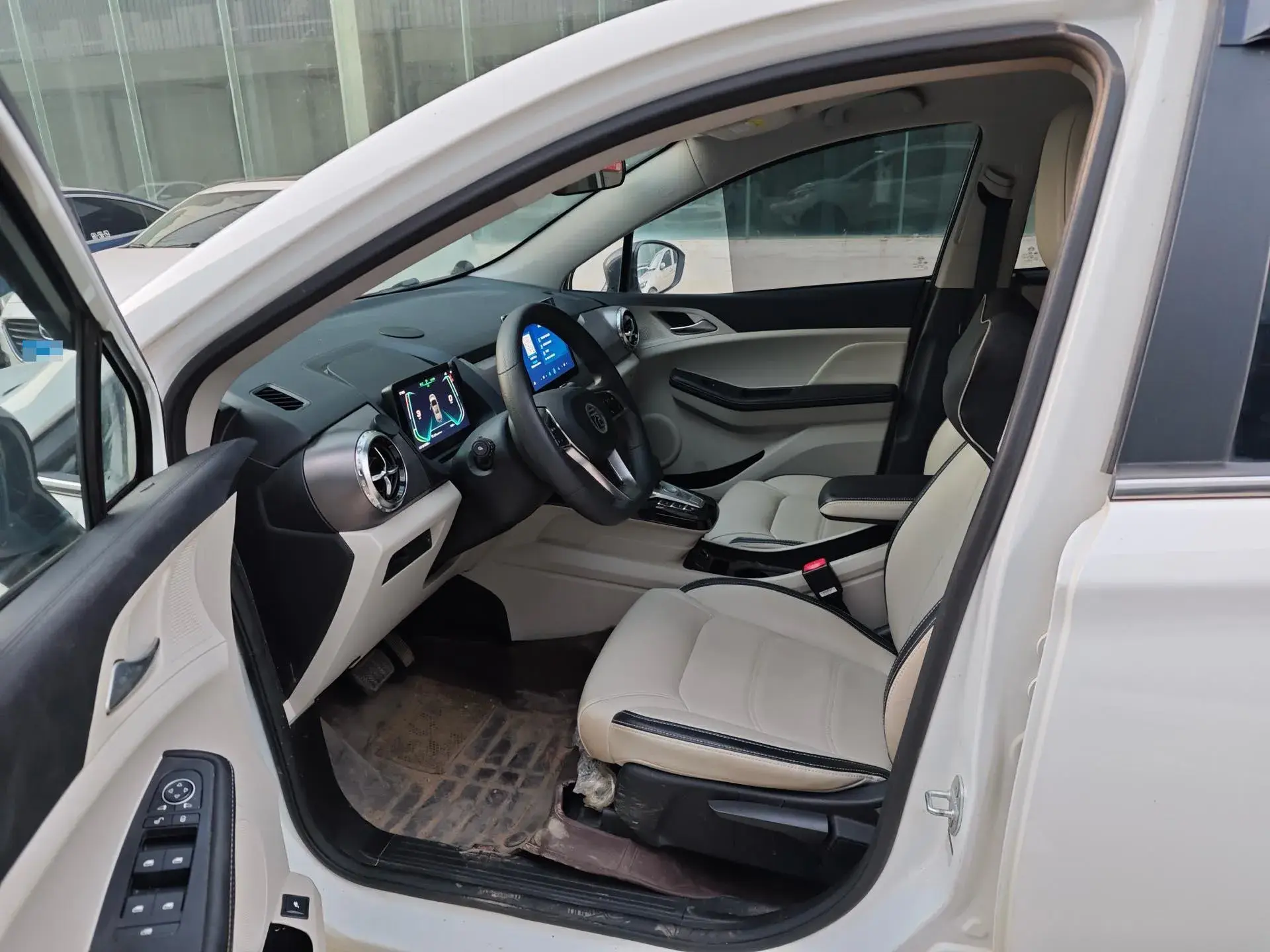 2021 BYD YUAN thumbnail 4