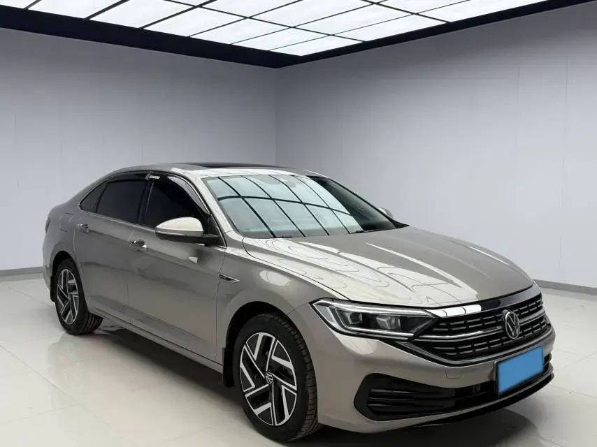 2023 VOLKSWAGEN SAGITAR thumbnail 3