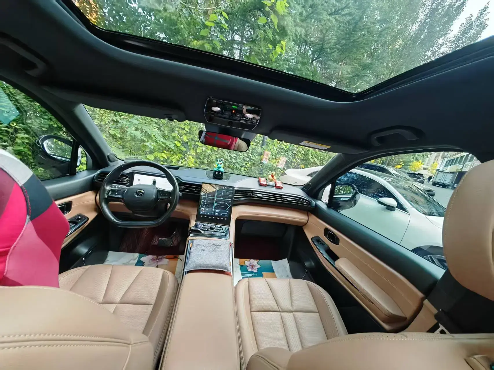 2022 NIO ES8 thumbnail 4