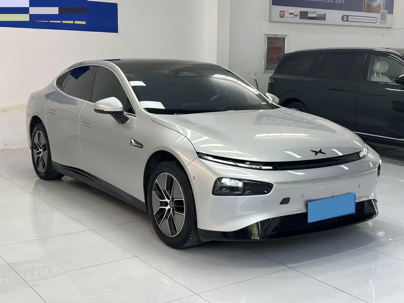 2023 XPENG P7 thumbnail 3