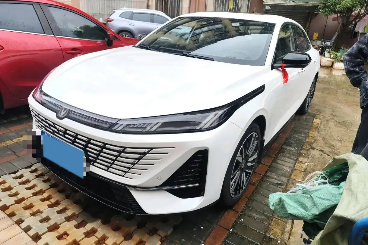 2023 CHANGAN EADO view 1