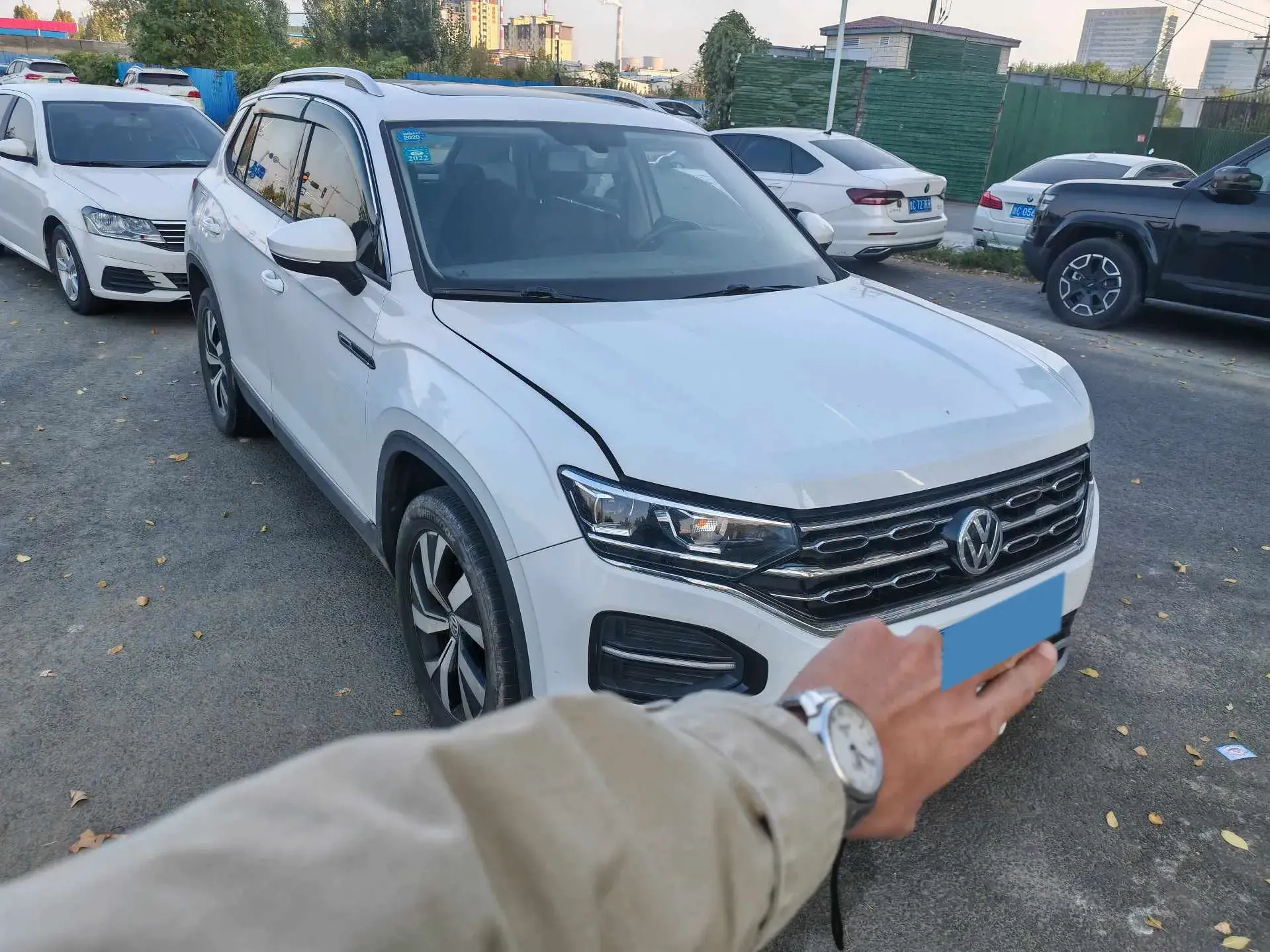 2019 VOLKSWAGEN TAYRON thumbnail 3