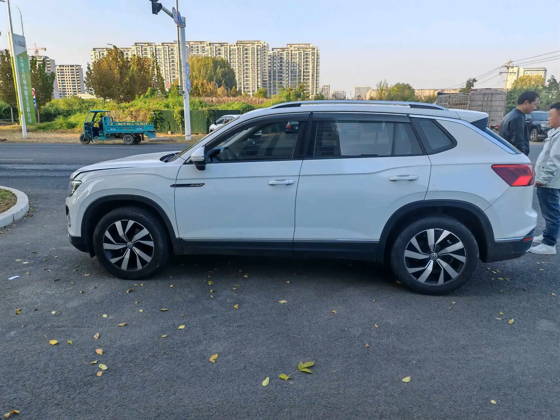 2019 VOLKSWAGEN TAYRON thumbnail 4