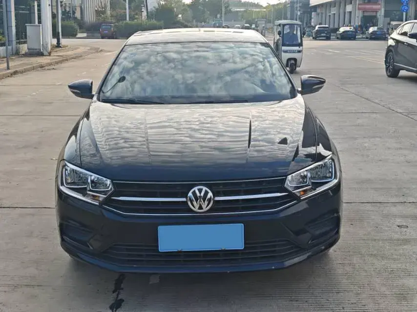 2018 VOLKSWAGEN BORA thumbnail 2