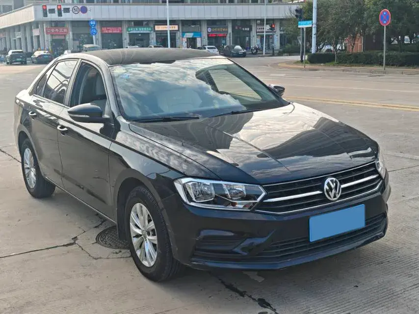 2018 VOLKSWAGEN BORA thumbnail 3
