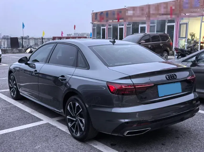 2024 AUDI A4L thumbnail 4