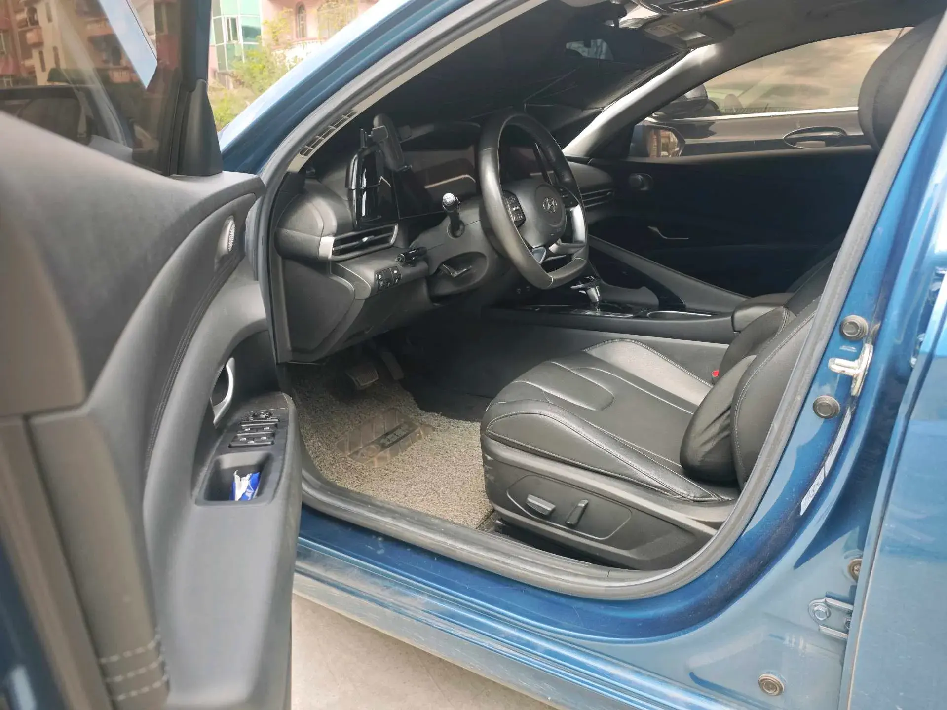 2021 HYUNDAI ELANTRA thumbnail 4